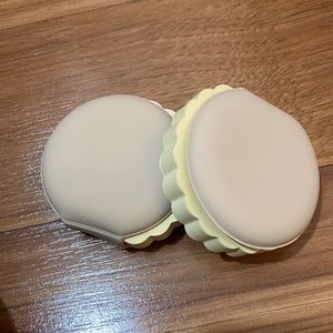 FLASH SALE 🌲 🌟 NWOT one Macaroon Sticky Note Cute Notebook